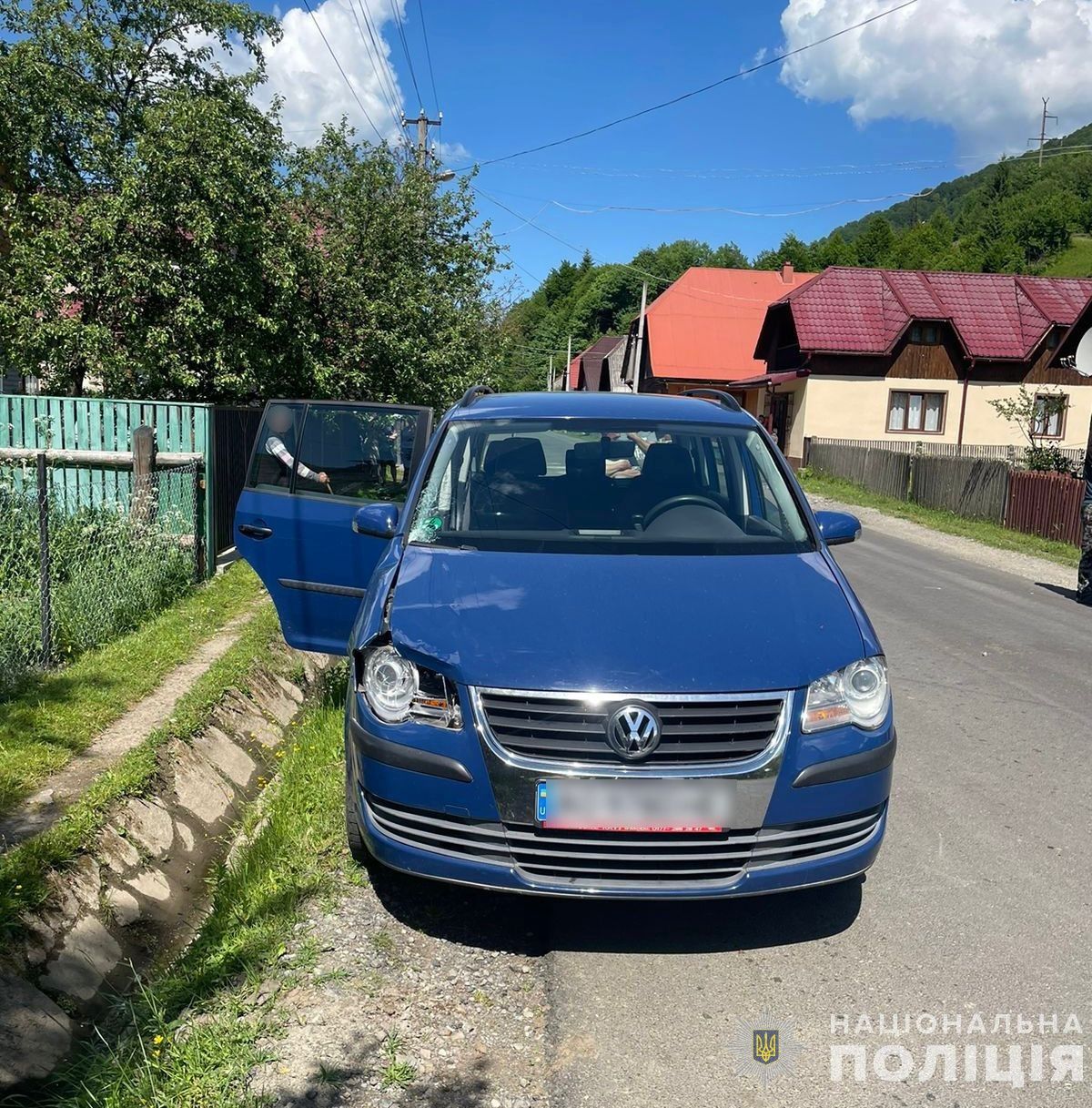 На Закарпатті 17-річна водійка Volkswagen на смерть збила 13-річну дівчину
