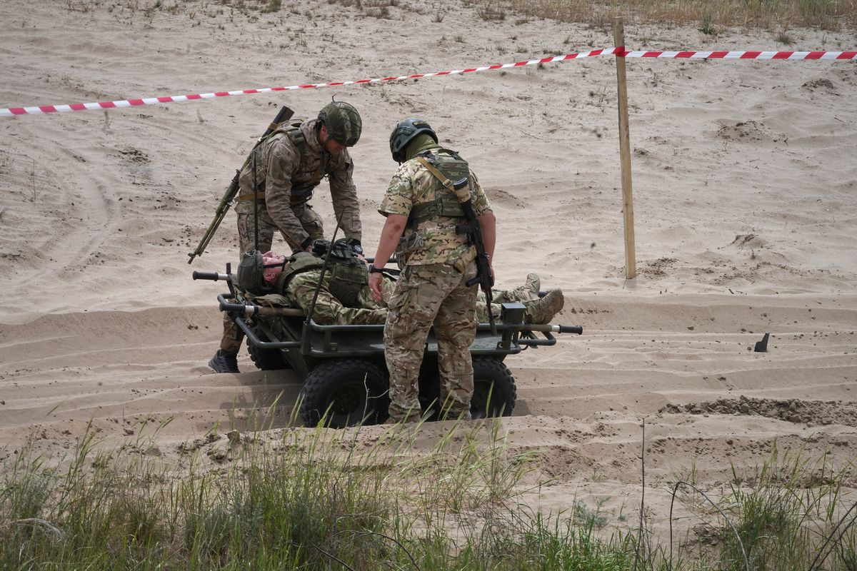 В Україні купуватимуть медичні робоплатформи для евакуації військових 