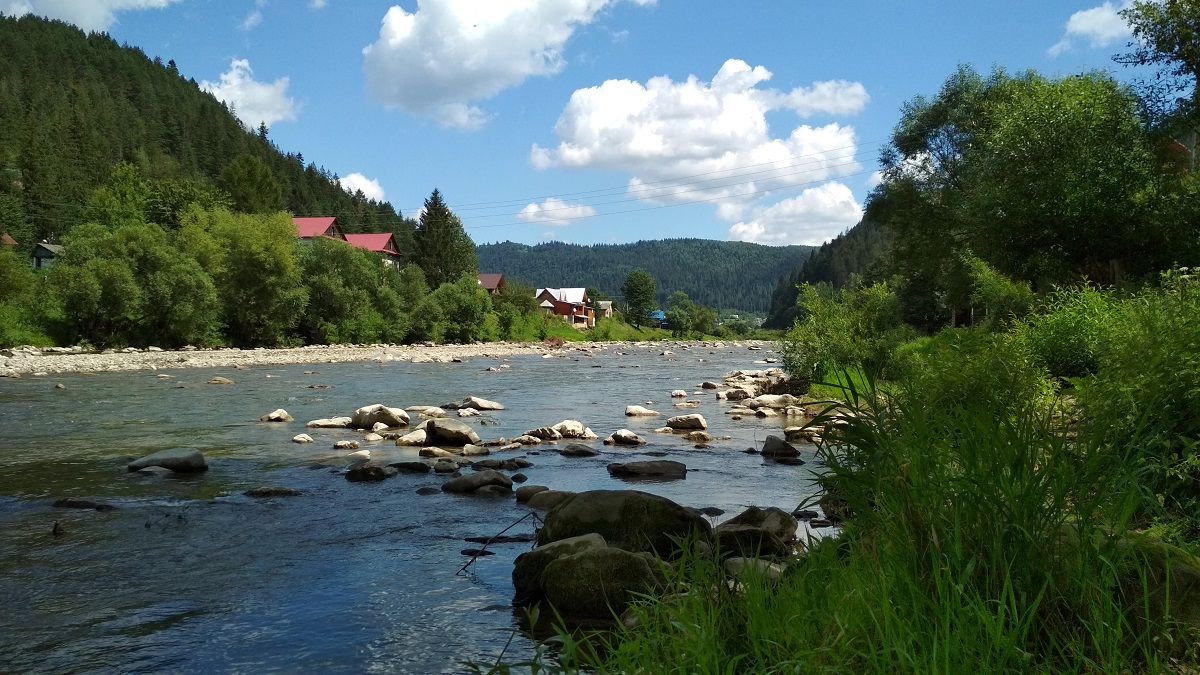 Ельфи, мольфари і благородні олені: що оглянути в Яремчі, крім гір та водоспаду