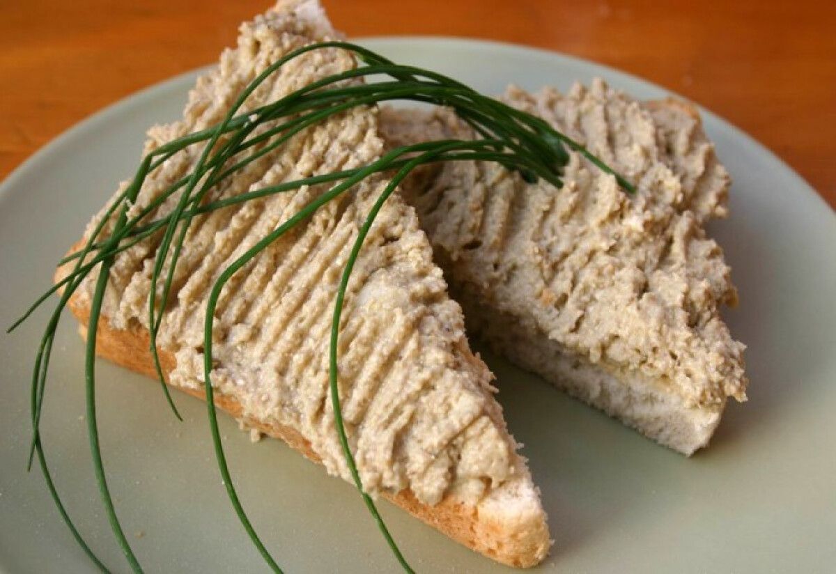Закуска зі шкварок. Рецепт дня
