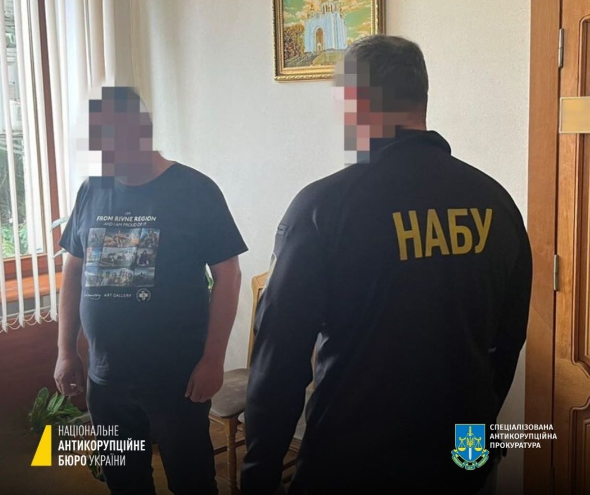 Заступника голови Рівненської облради викрили на хабарі у понад півмільйона гривень