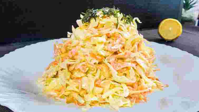 Салат з пекінської капусти, шинки та омлету. Рецепт дня
