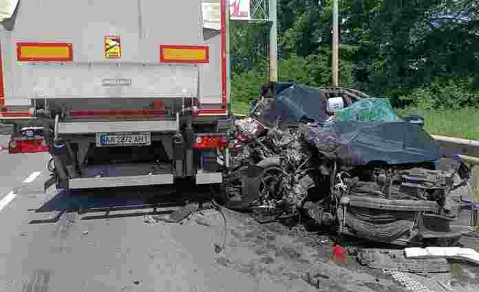 Водій Mazda вчинив смертельну ДТП з фурою біля Стрия