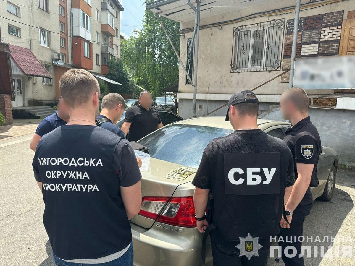 Адвоката із Закарпаття затримали на хабарі від засуджених