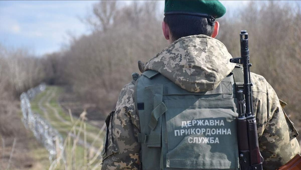 На Закарпатті прикордонник уник покарання за переправлення чотирьох ухилянтів