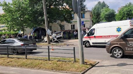 Семеро людей постраждали унаслідок ДТП автомобіля поліції у Львові