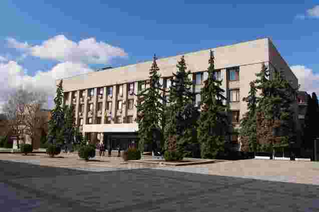 Після втручання БЕБ Ужгородська міськрада скасувала тендер з ремонту ліфта на 2,2 млн грн 