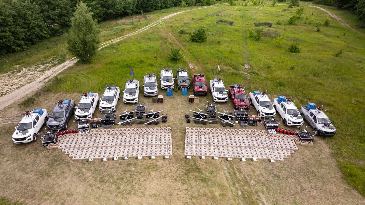 Ще дві бригади ДШВ отримали комплекси Пульстрон від ОККО і «Повернись живим»