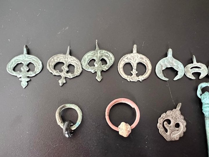 Прикраси та амулети підгірцівської культури