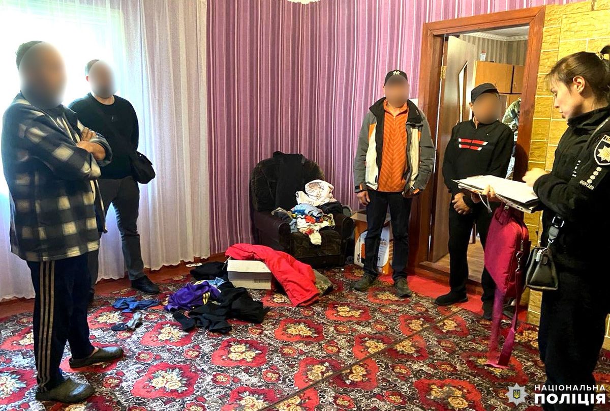 Чотирьом бурштинокопачам з Полісся вручили підозри за опір поліції 
