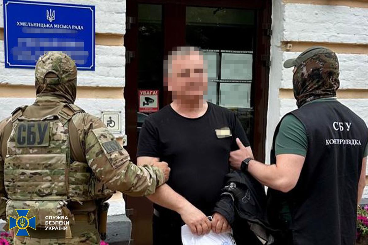 СБУ затримала посадовця Хмельницької міськради за співпрацю з росіянами