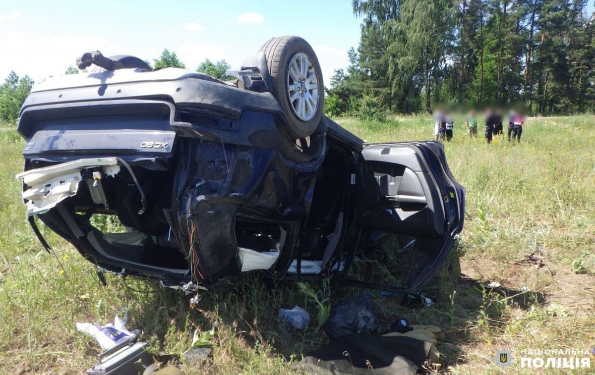 Біля Сарнів 40-річний водій Volvo перекинувся на дах і загинув