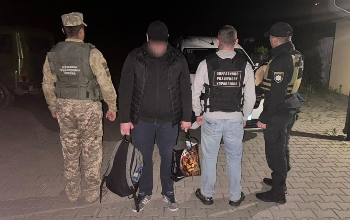 Поліція з погонею зупинила переправника, який кинув ухилянта на об’їзній Ужгорода