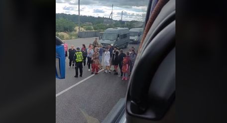 Пасажири автобуса перекрили трасу на Львівщині через доставку водія до ТЦК