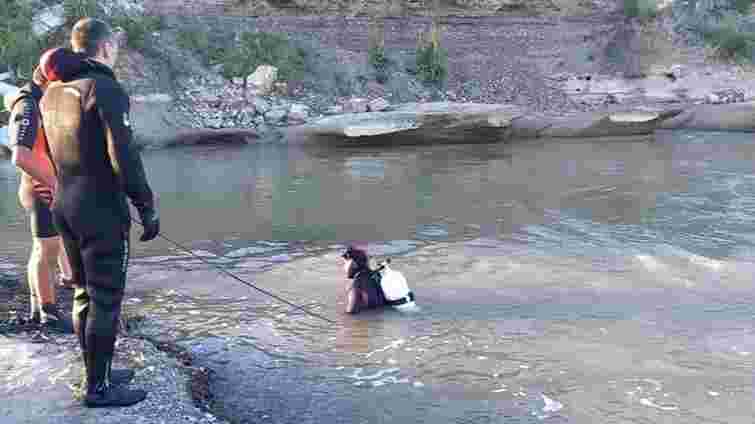 На Буковині в річці Черемош шукають 17-річного хлопця, який втопився на Івано-Франківщині