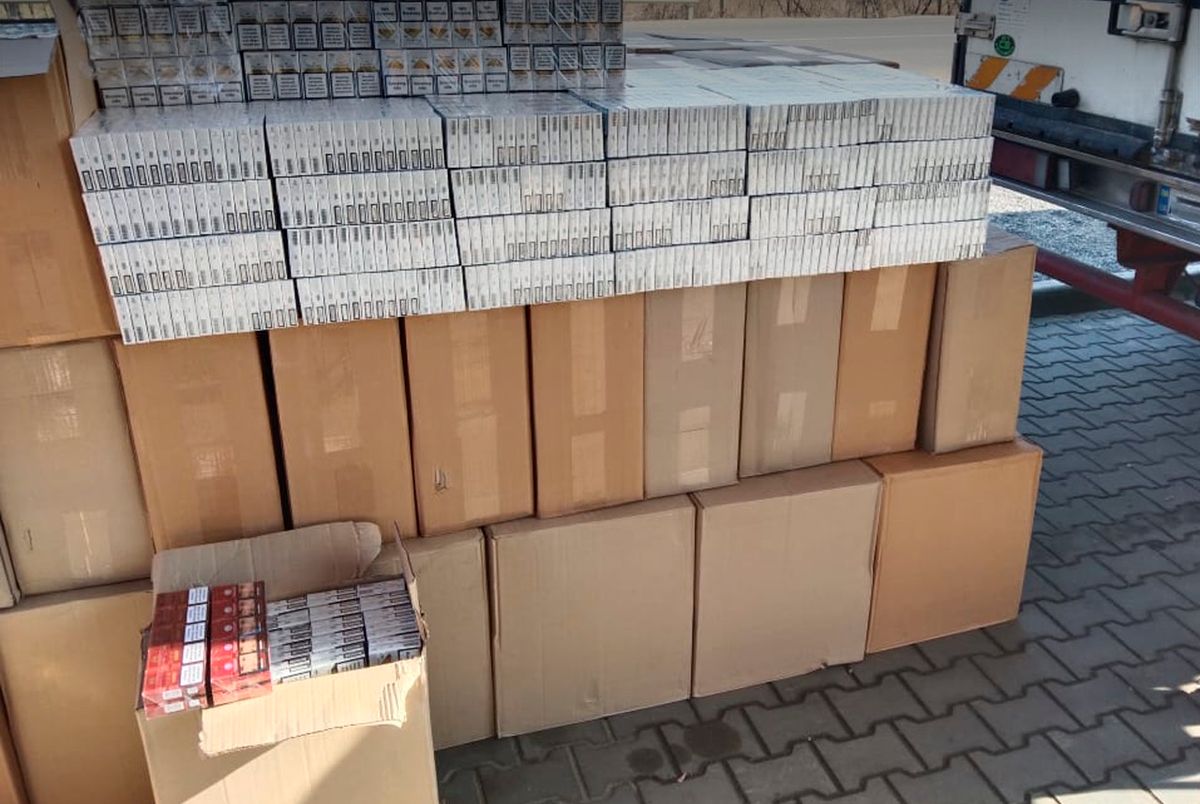 Буковинський суд присудив 85 тис. грн штрафу громадянину Румунії за контрабанду сигарет