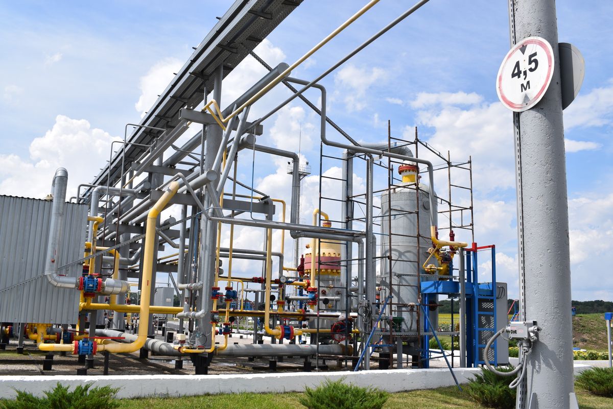 Україна повернула газові ліцензії компаніям олігархів Новинського та Єрмолаєва 