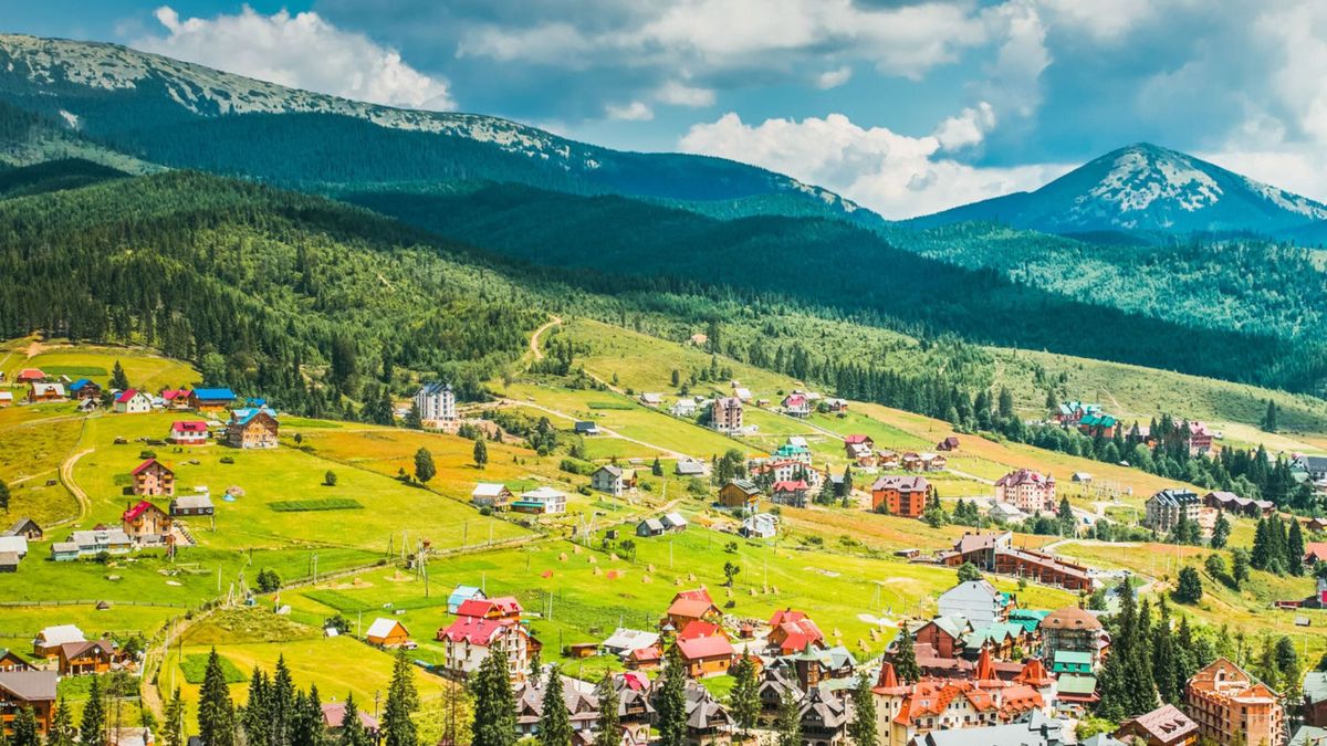 Львівський суд наклав арешт на майже 40 га землі у Буковелі