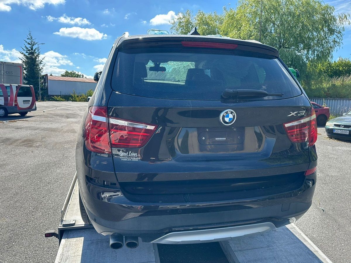 Керівник благодійного фонду намагався ввезти в  Україну BMW під виглядом гуманітарної допомоги