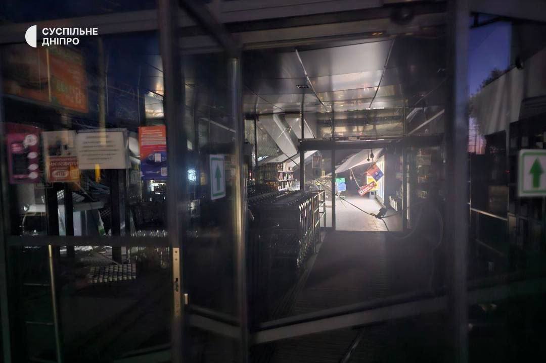 Наслідки російського удару по Дніпру (фото Суспільного)