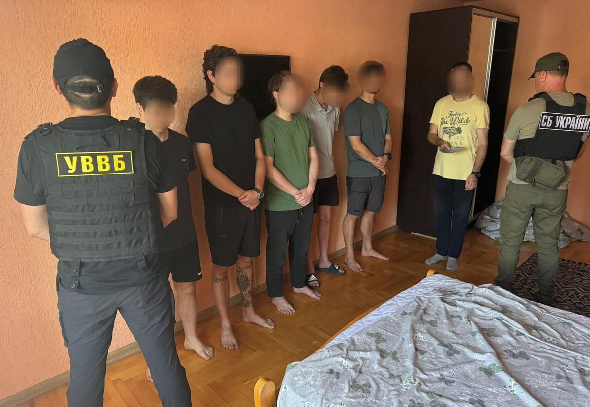 На Закарпатті провели обшуки у трьох переправників і знайшли в квартирі 5 ухилянтів
