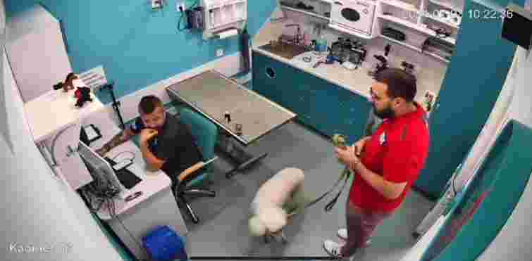 Клієнт ветклініки в Одесі обматюкав лікаря-ветерана, побачивши його протези