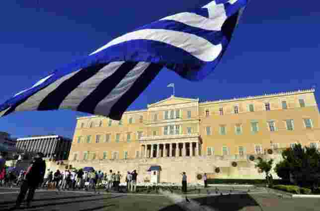 Греція перевела низку галузей економіки на шестиденний робочий тиждень