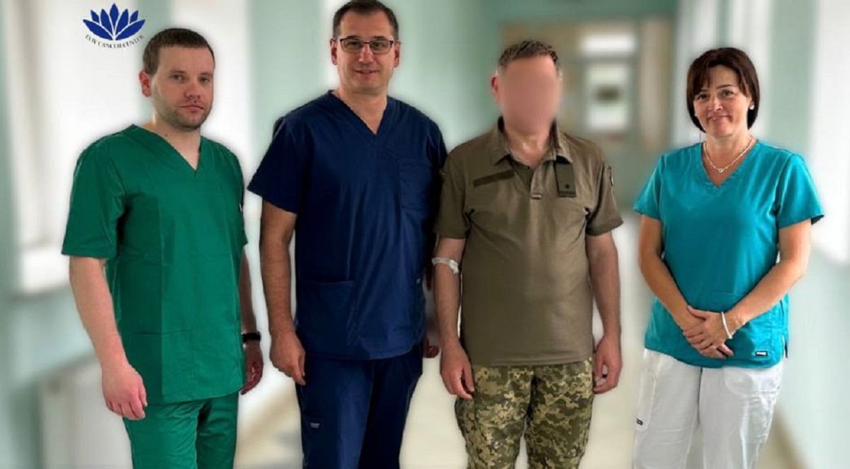 Онкологи Львова розпочали лікування військових з меланомою новим імунопрепаратом