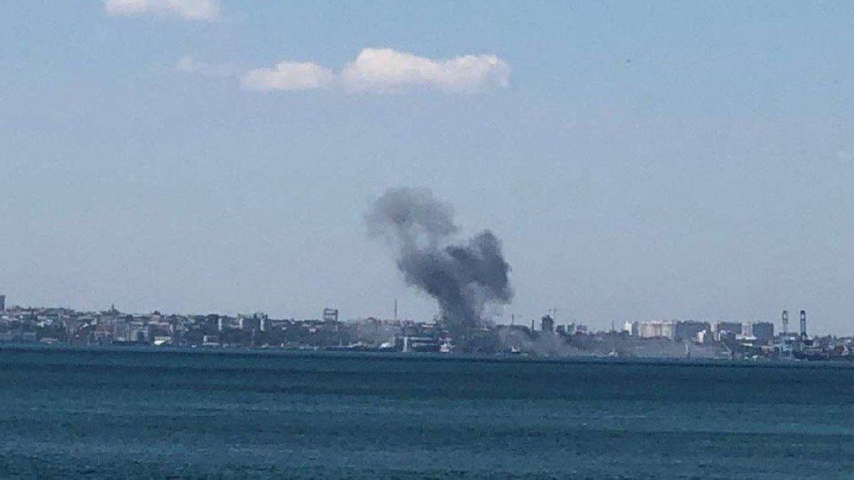 Росіяни вдарили по порту в Чорноморську, є загиблий та поранені

