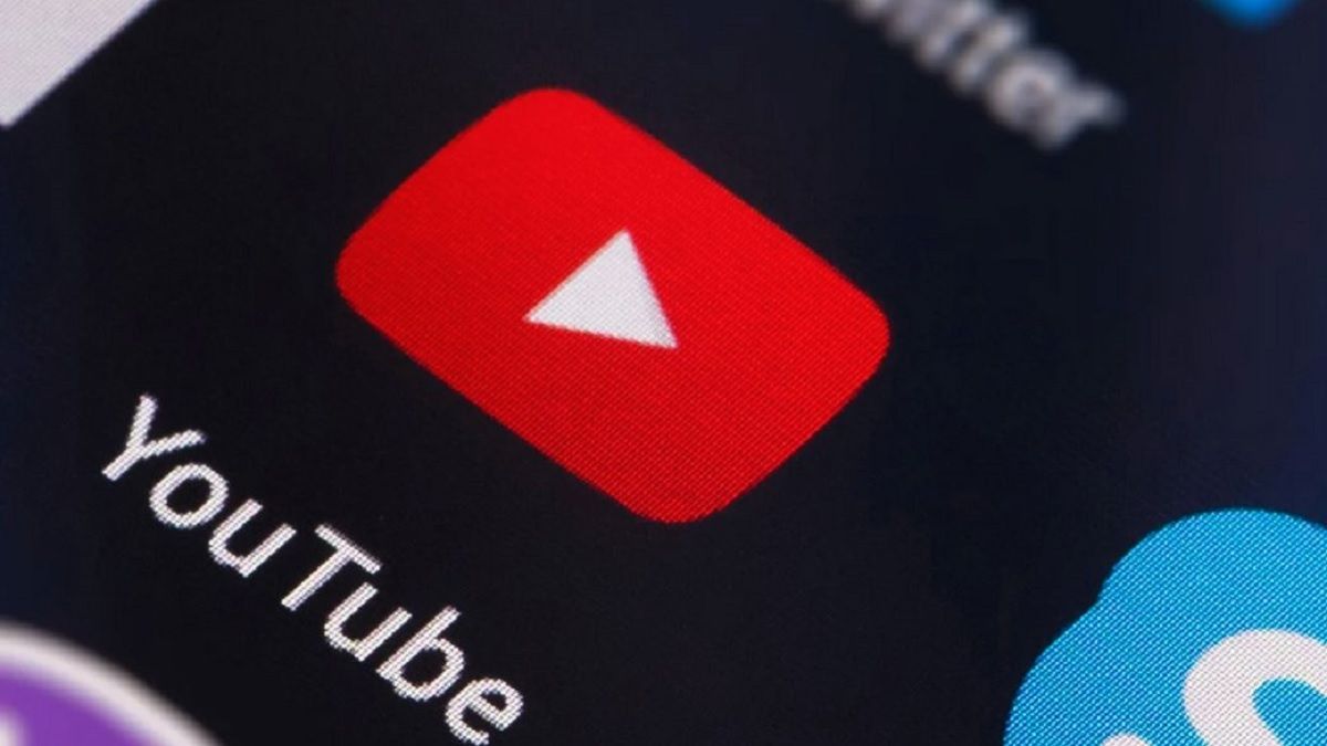 YouTube заблокував канали підсанкційних російських артистів