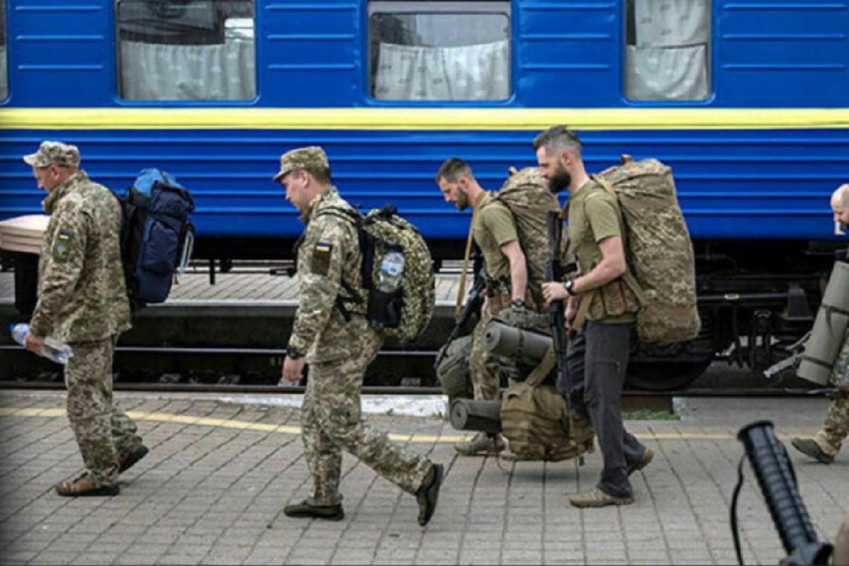 «Укрзалізниця» розширила перелік поїздів з пріоритетним бронюванням для бійців ЗСУ