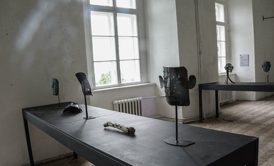 Персональна виставка Василя Дмитрика «Травить мідь»