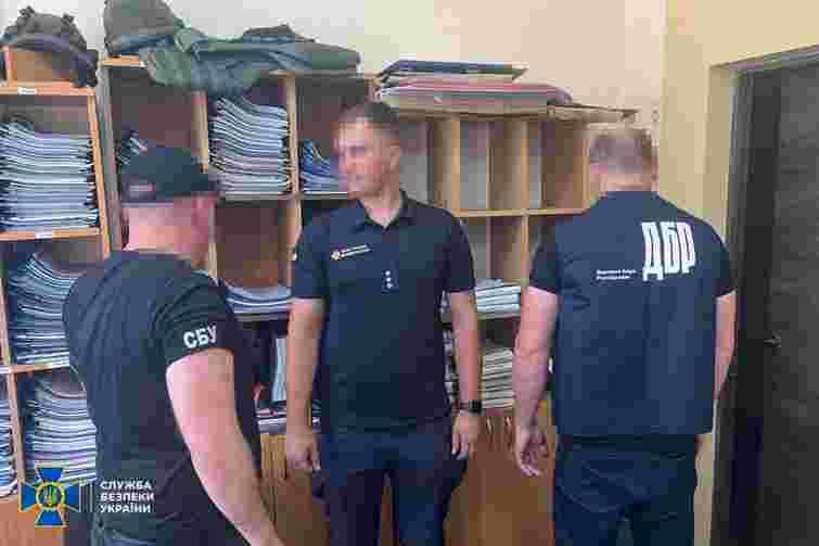 На Закарпатті інспекторів ДСНС викрили на хабарах за погодження документації з пожежної безпеки