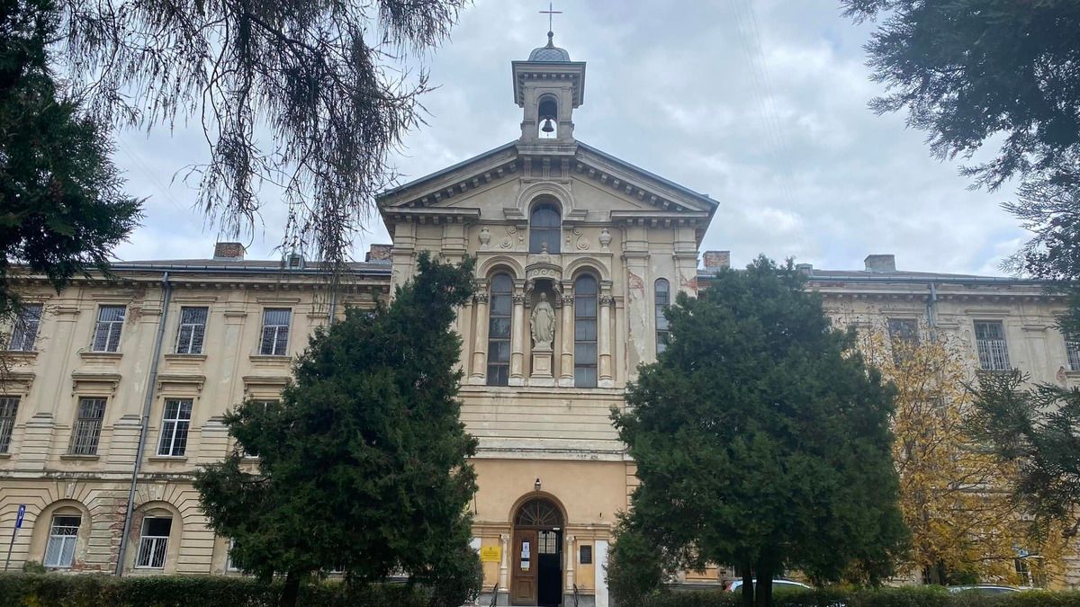 Ремонт головного корпусу львівської психлікарні подорожчав удвічі