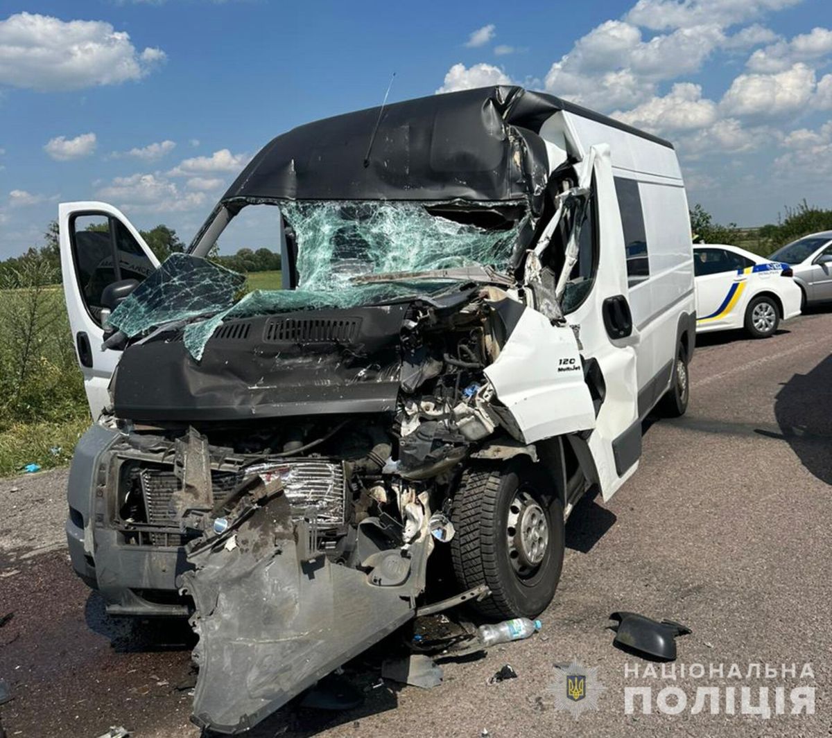 Унаслідок зіткнення з вантажівкою на Волині загинув 36-річний водій мікроавтобуса