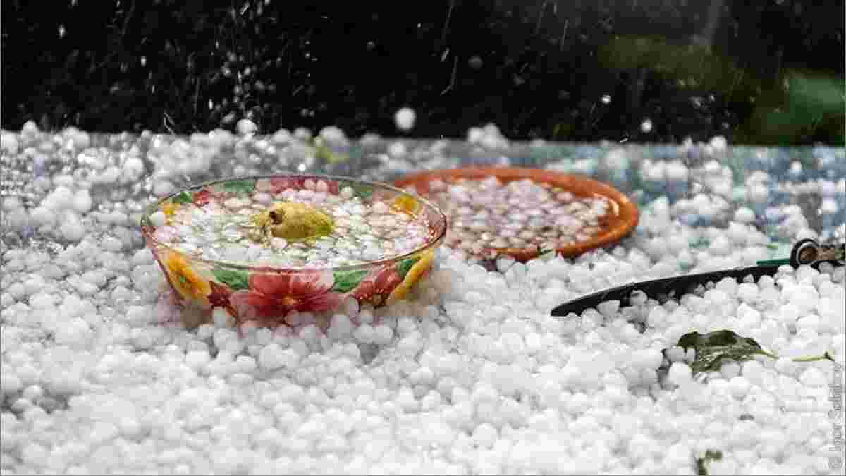 Насолоджуватися грозою після спеки варто обережно