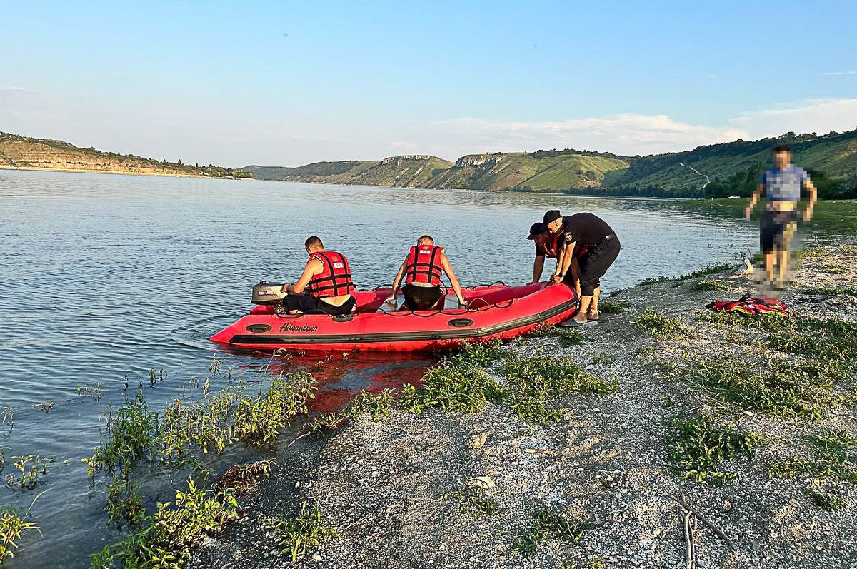 У Дністрі шукають 17-річного юнака, який зник під водою