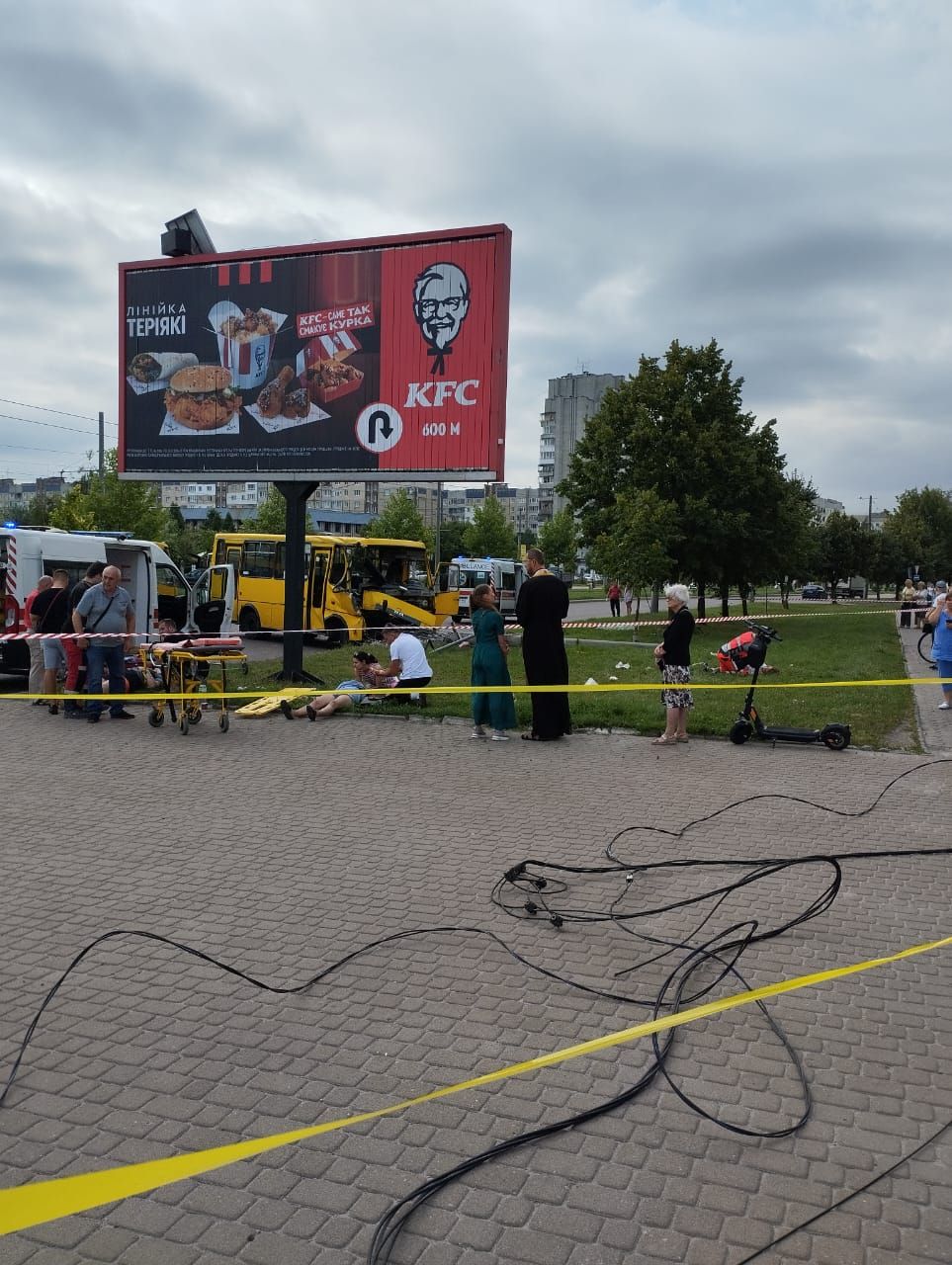 Потерпілим надали допомогу на місці, кількох доставили у лікарню (фото ЛМР)