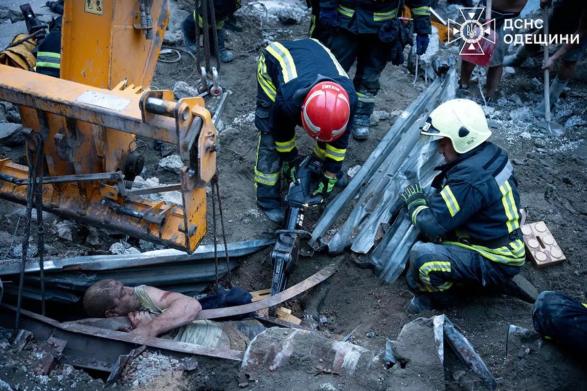 В Одеському порту внаслідок обвалу на складі загинув чоловік  