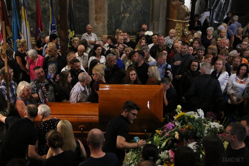 Прощання з Іриною Фаріон (Фото ZAXID.NET)