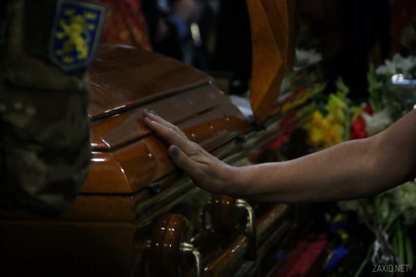 Львів прощається з Іриною Фаріон в Гарнізонному храмі (Фото ZAXID.NET)