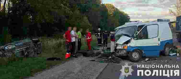 Унаслідок ДТП із BMW біля Буська загинула 58-річна пасажирка мікроавтобуса 