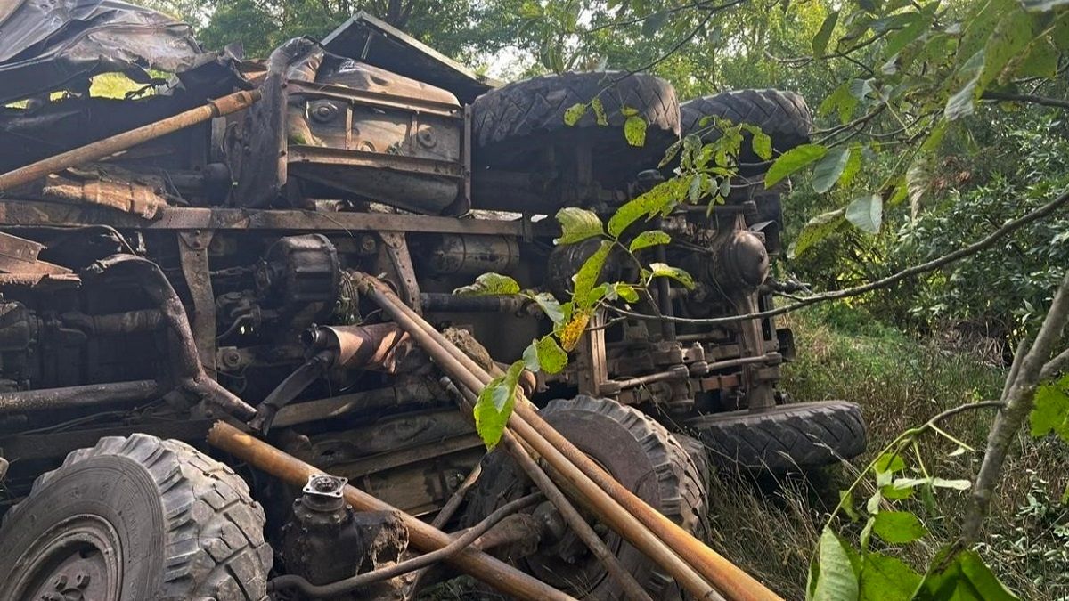 На Львівщині внаслідок перекидання ЗІЛа загинув пасажир, ще двоє травмовані