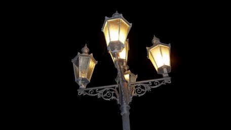 Історичні ліхтарі Львова: олійні, газові та електричні