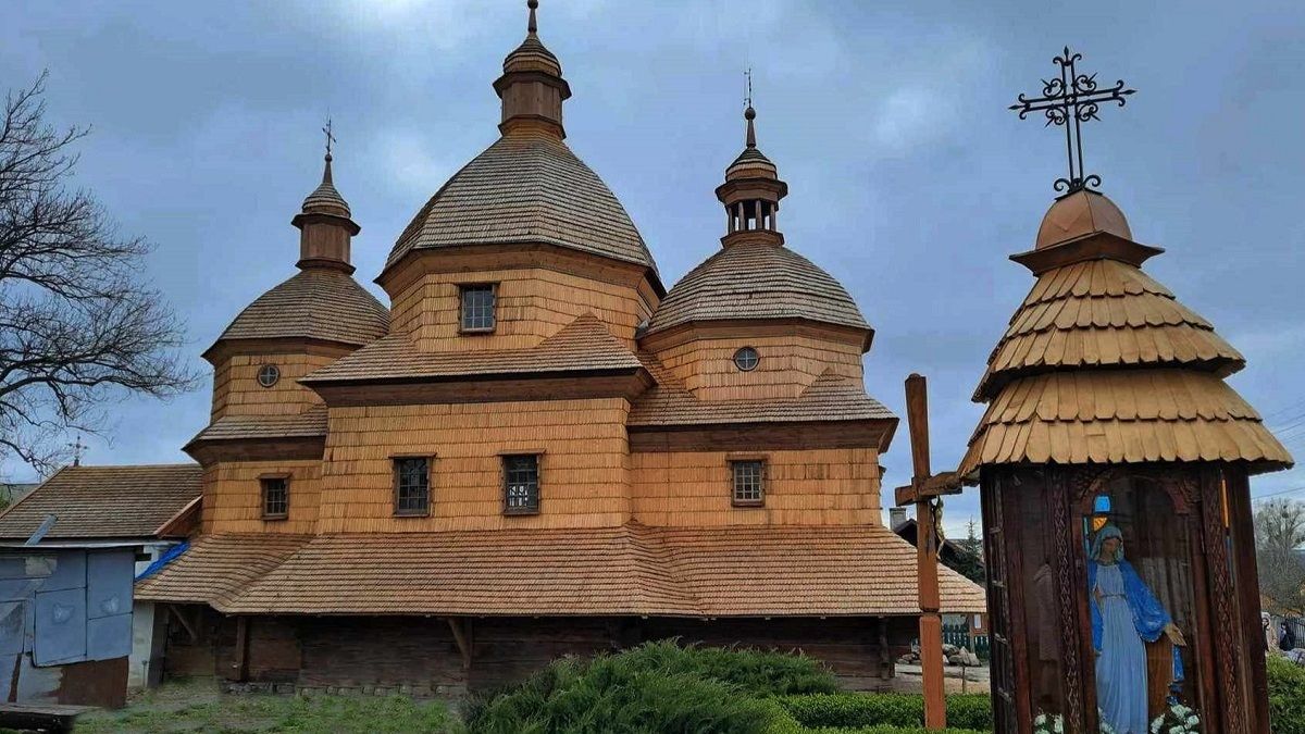 У жовківській дерев’яній церкві зі списку ЮНЕСКО відреставрують стінопис
