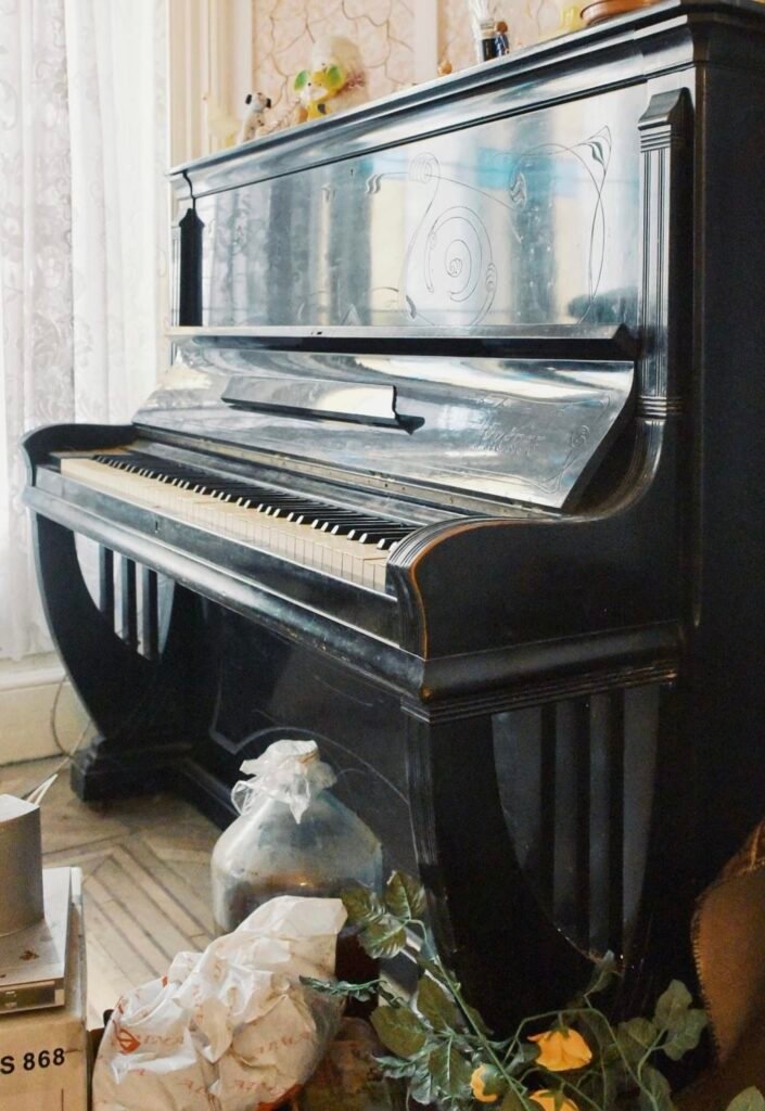 Давнє піаніно