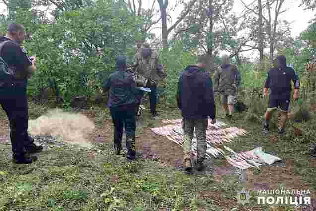 На Буковині хмельницькі поліцейські викрили браконьєра з уловом на 500 тис. грн