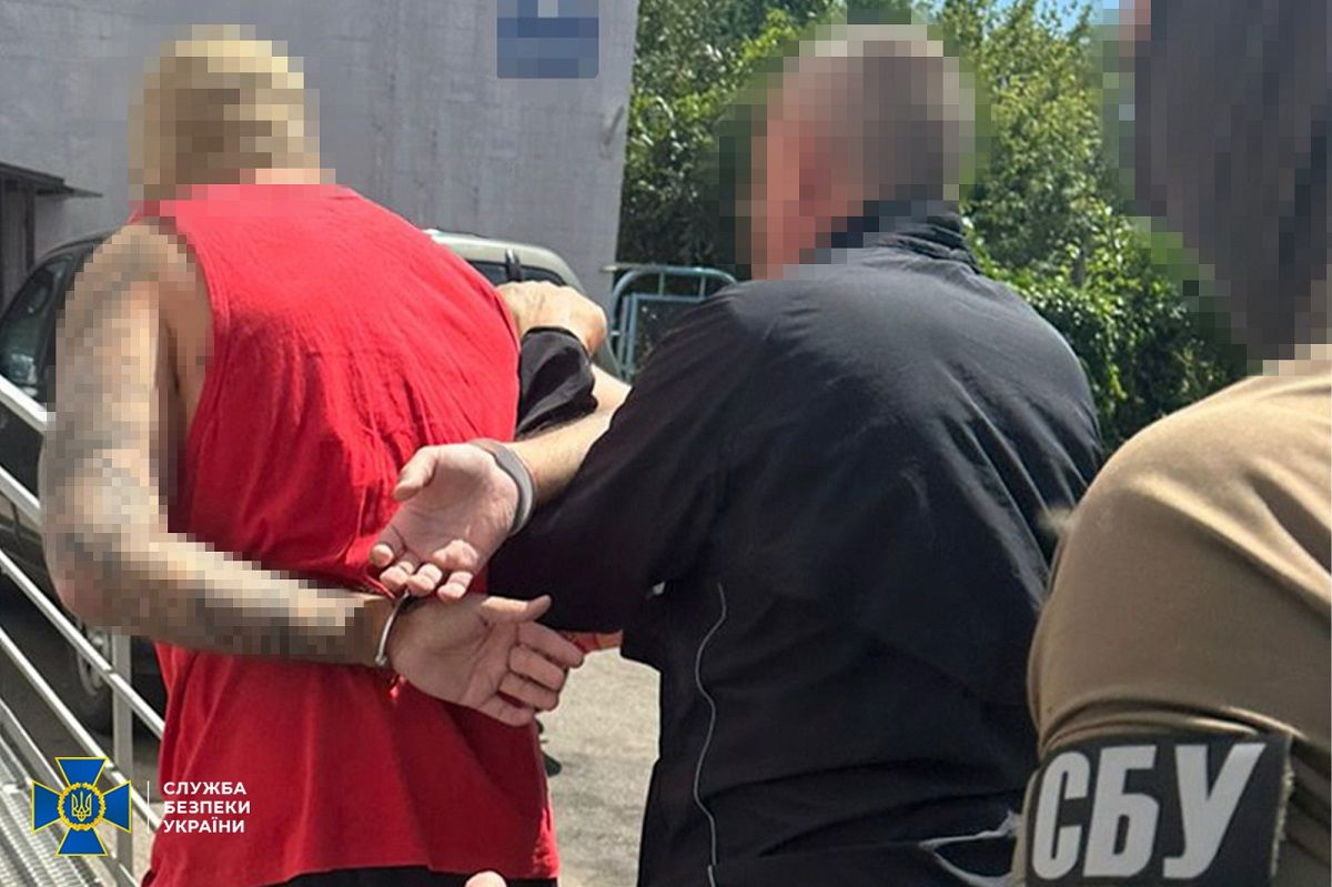 СБУ затримала фітнес-тренера з Одеси за спроби спалити авто ЗСУ у трьох містах України