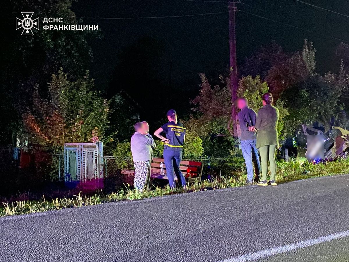 У важкій ДТП в Делятині загинули водій з пасажиркою, трьох дітей госпіталізували