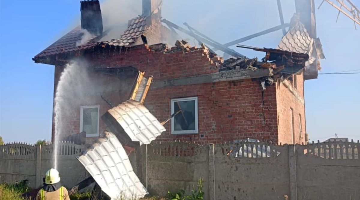 На Прикарпатті внаслідок ракетної атаки РФ постраждали троє людей